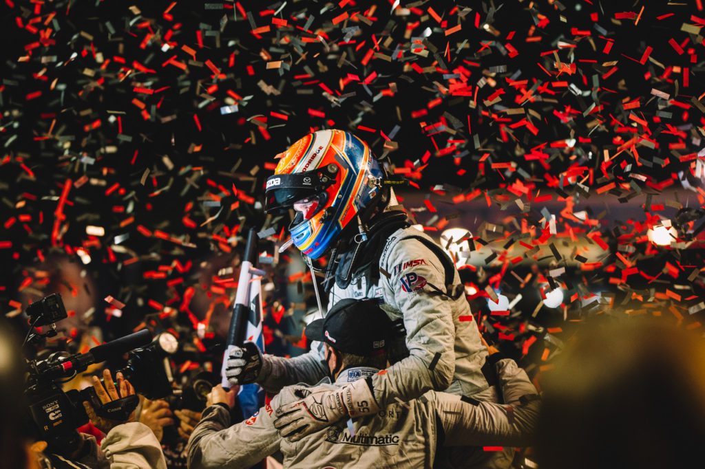 harry with flag - Mobil 1 Twelve - Sebring