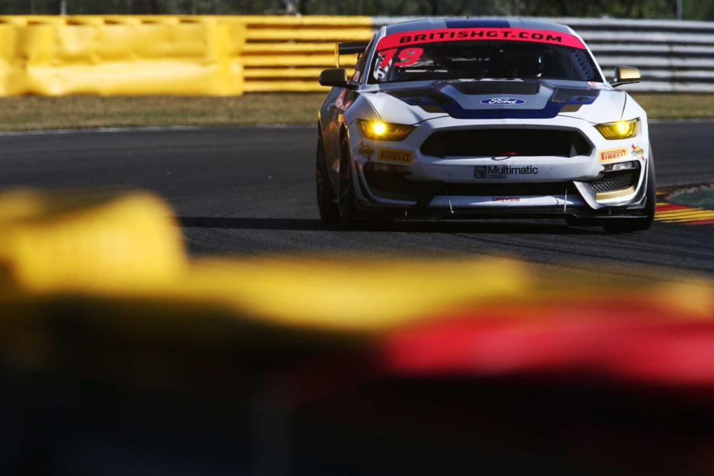 final British GT rounds with GT4