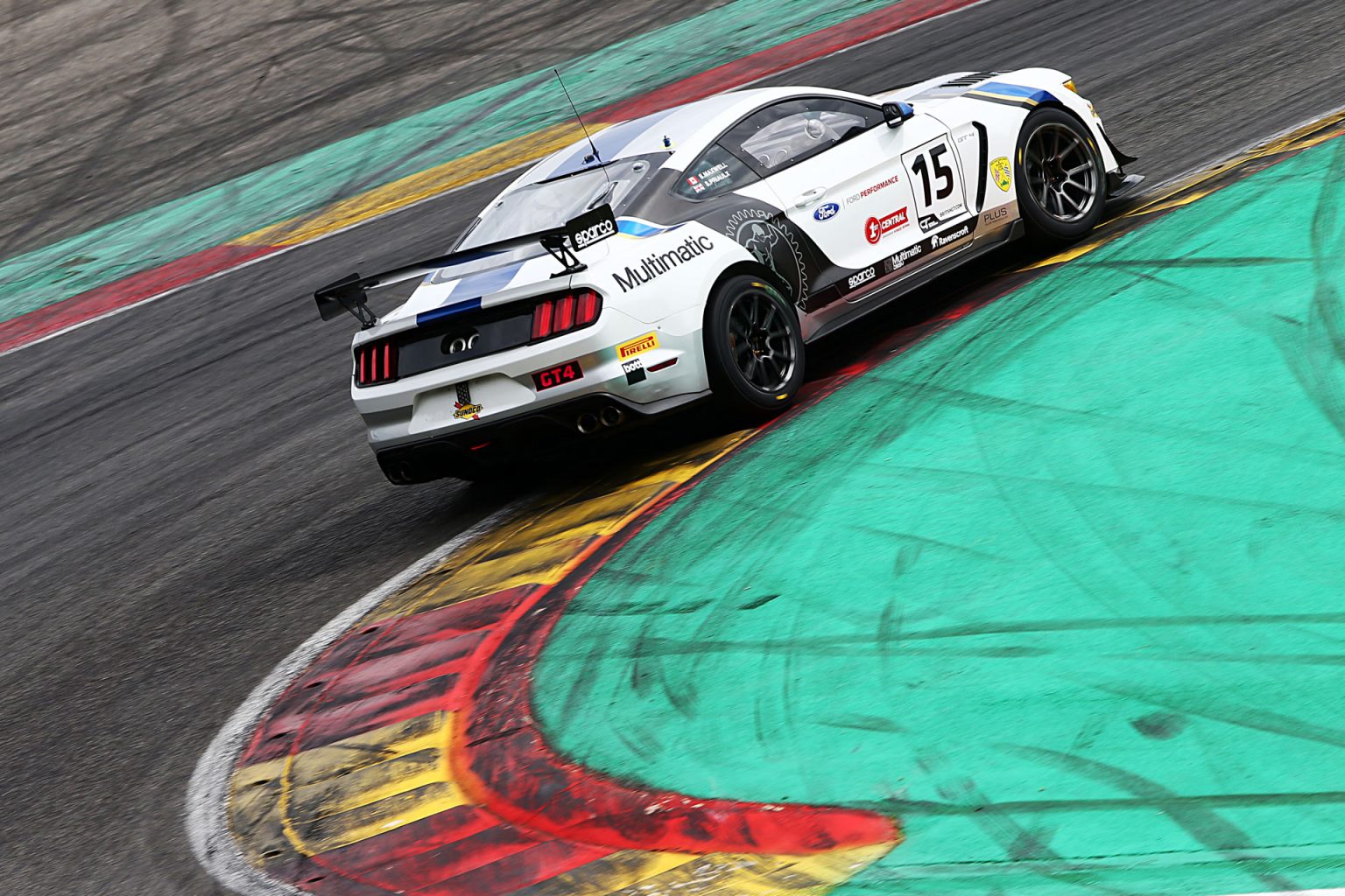 final British GT rounds with GT4